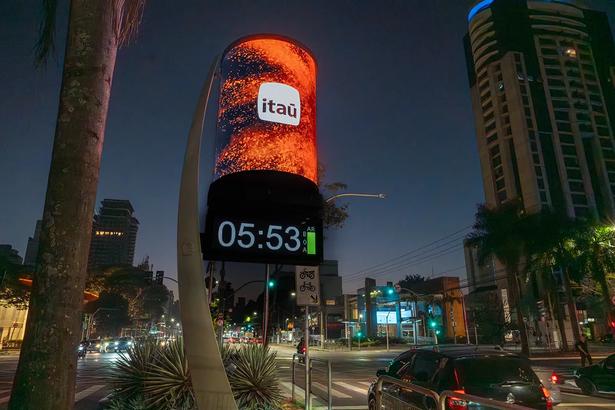 Relógio Itaú Noturno